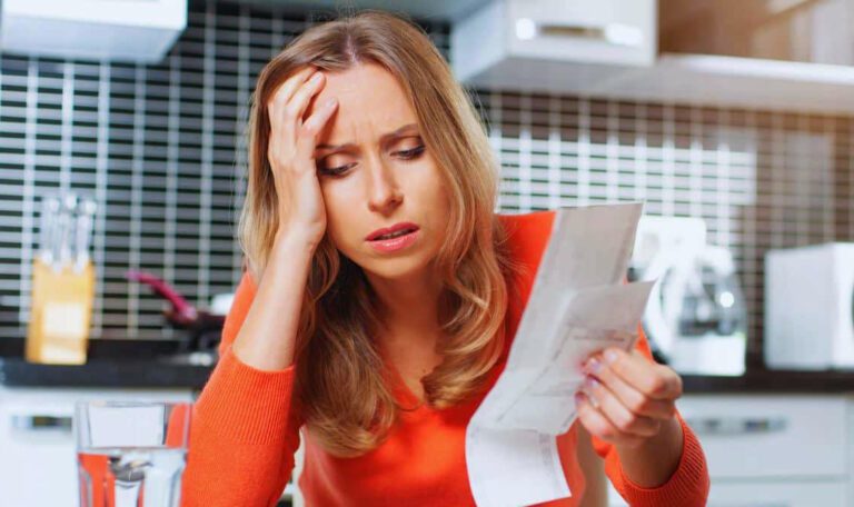 Como sair das dívidas rapidamente e melhorar sua vida financeira?